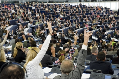 Overwhelming majority of MEPs seek better relations with Great Britain