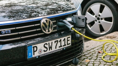 Germany aims to fight EV range angst with more chargers