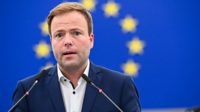 Centre-right EPP fails to topple EU ethics body against tight majority