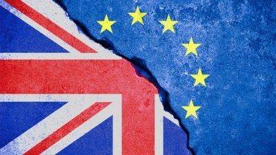Britain’s financial watchdog cracks down on EU licence laggards